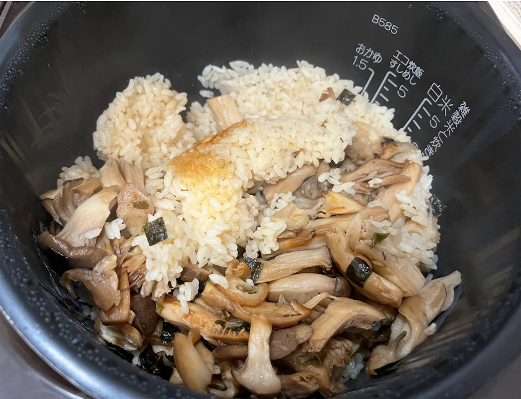 お吸い物の素でつくる炊き込みご飯、メスティン用レシピ 永谷園・1合 ノンスティック加工- 北海道キャンピングカーLife