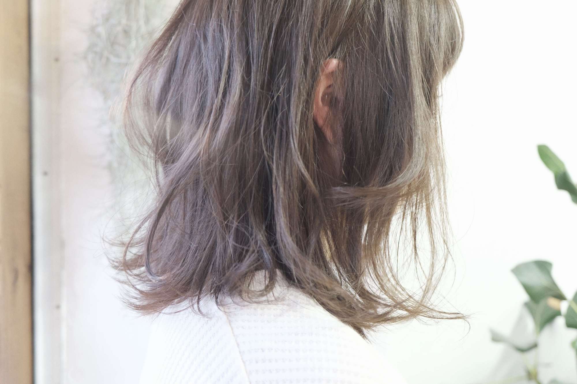 かんたん ミルクティーベージュカラーの作り方を3分以内で紹介ハイトーンカラーブリーチカラー美容師- YouTube