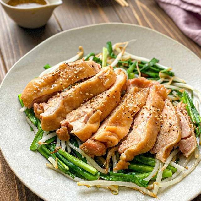 10分で作れる鶏もも肉レシピ4選♡♡ ⁡ ⁡ ⁡ 仕事終わりでも作れる 簡単時短レシピをまとめたよ🏷𓈒𓏸︎︎︎︎ ⁡ ⁡ ⁡どれも簡単でおいしいのでぜひ作ってみてね😆💗 こーゆーのも見てみたい️📝 っていうのがあれば教えてください