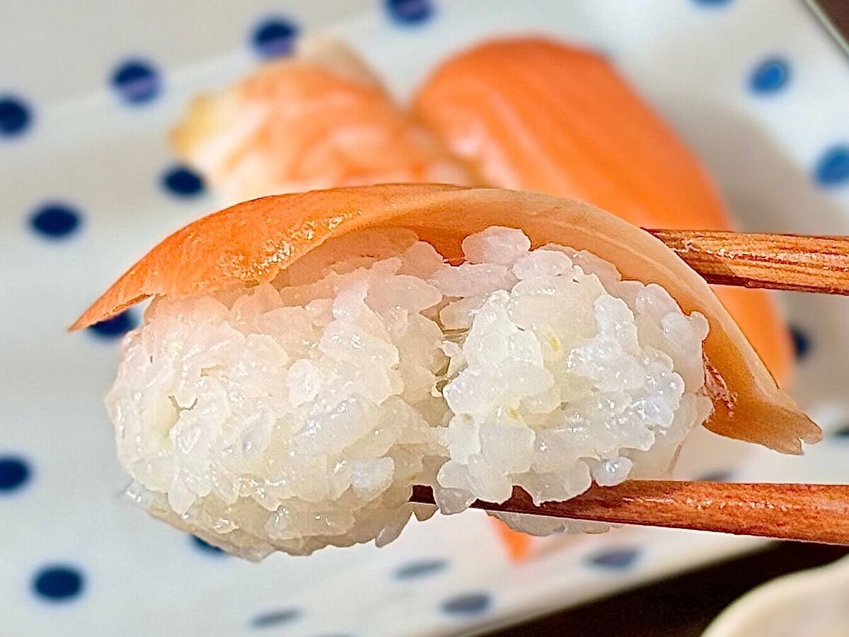スーパーの寿司が激変!? 10倍おいしくなる意外な裏技を試してみた ！ - macaroni