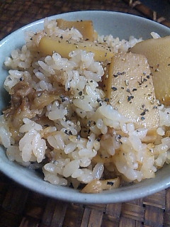 たけのこと豚肉の混ぜご飯弁当