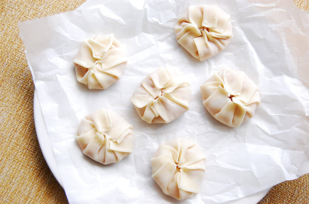 簡単自宅で作れる！肉汁たっぷり小籠包レシピ