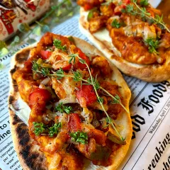 チキンとアボカドのサラダ丼