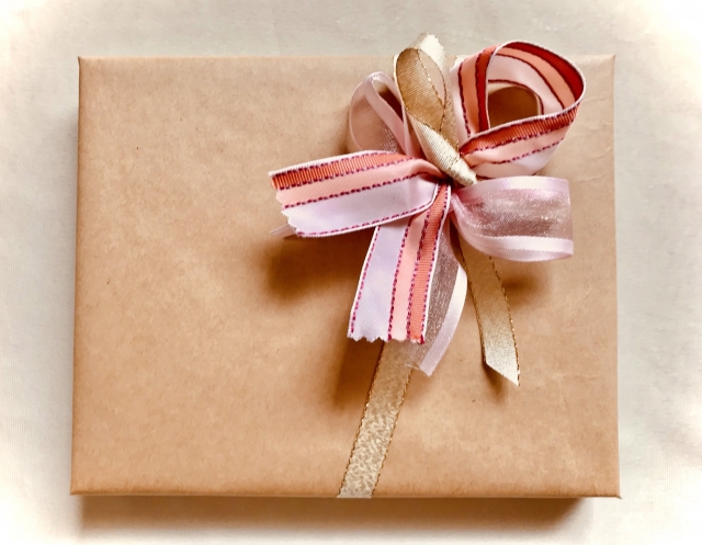 ラッピングに使えるリボンの結び方3つ。素敵なギフトを贈ろうCraftie Style