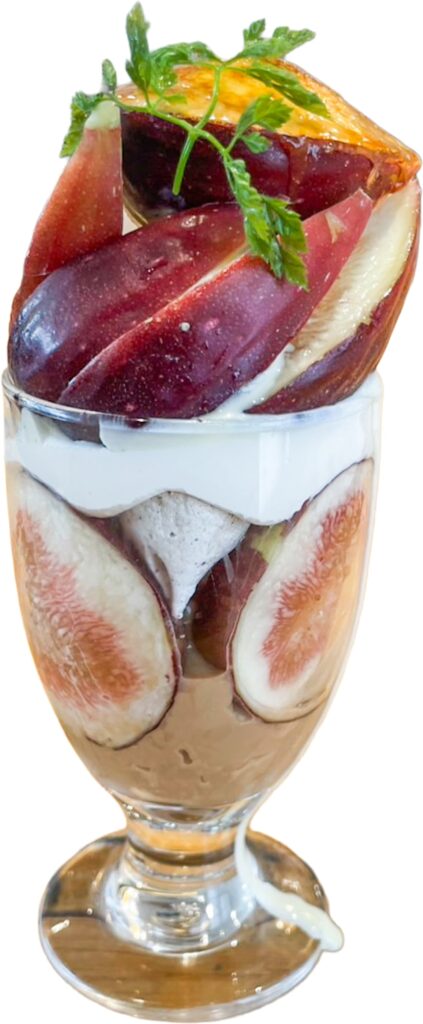 いちじくパフェ』 １０月１８日で終了致します！ 無花果のストックがなくなり次第終了となりますので最終日は途中で売り切れとなる場合もございます‥ご了承下さい🙇. この数日いちじくパフェ終了間際の投稿を見て駆け込みで食べに来てくださるお客さまも多く改めてこの