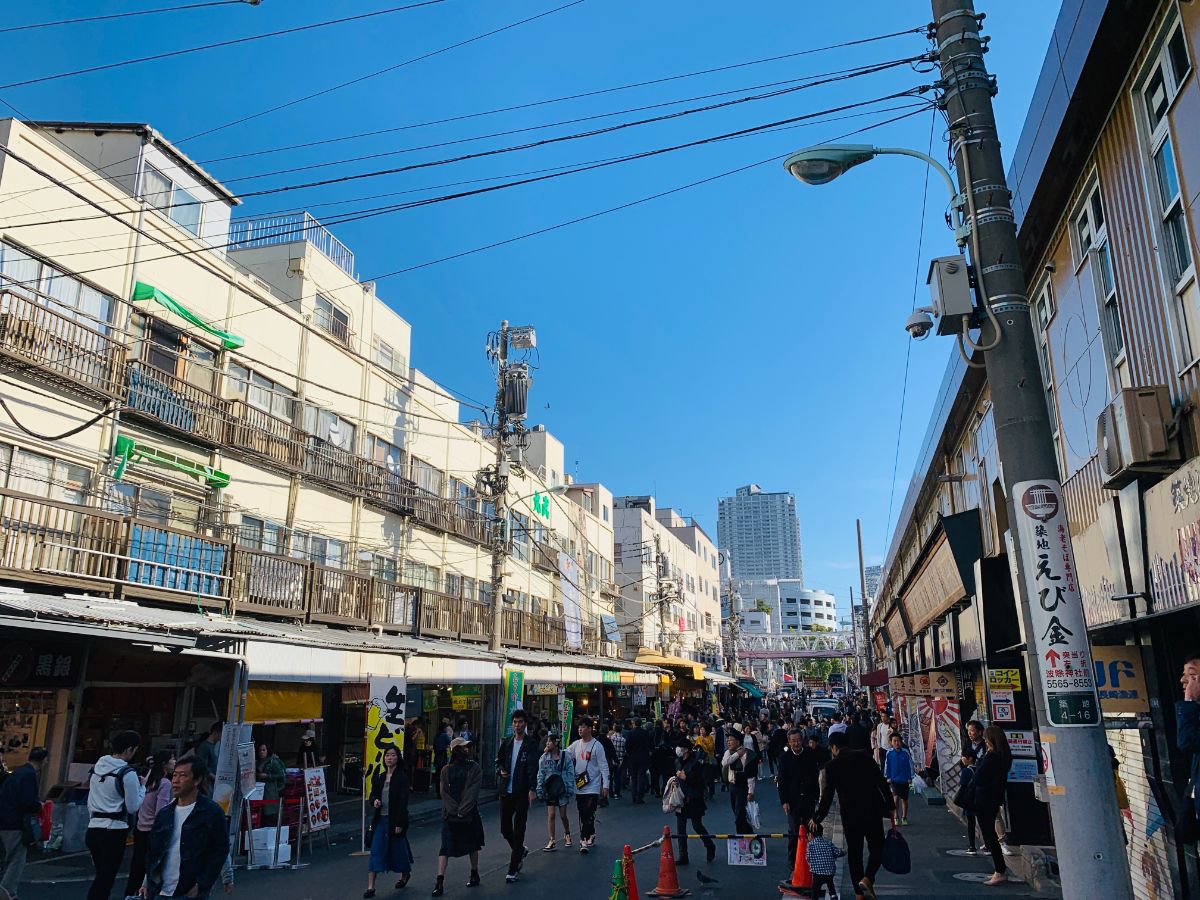 築地場外市場商店街で東京まんぷく食べ歩き！B級グルメ家族の食べ歩き活動記