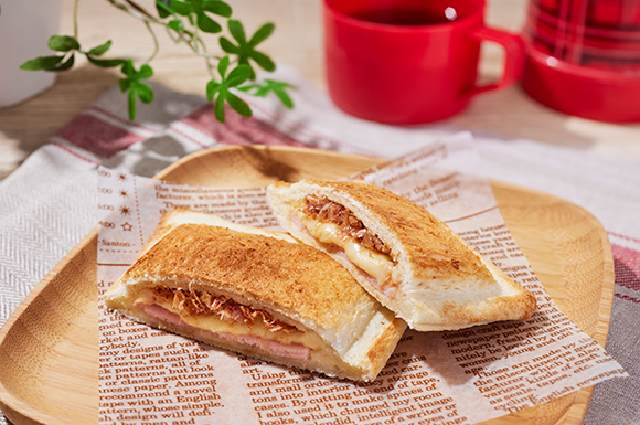 ステーキホットサンドソトレシピキャンプ飯レシピ＆アウトドアライフ・プラットフォーム