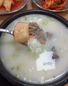 コムタンスープで満足韓国レシピ。本場の味を手軽に再現