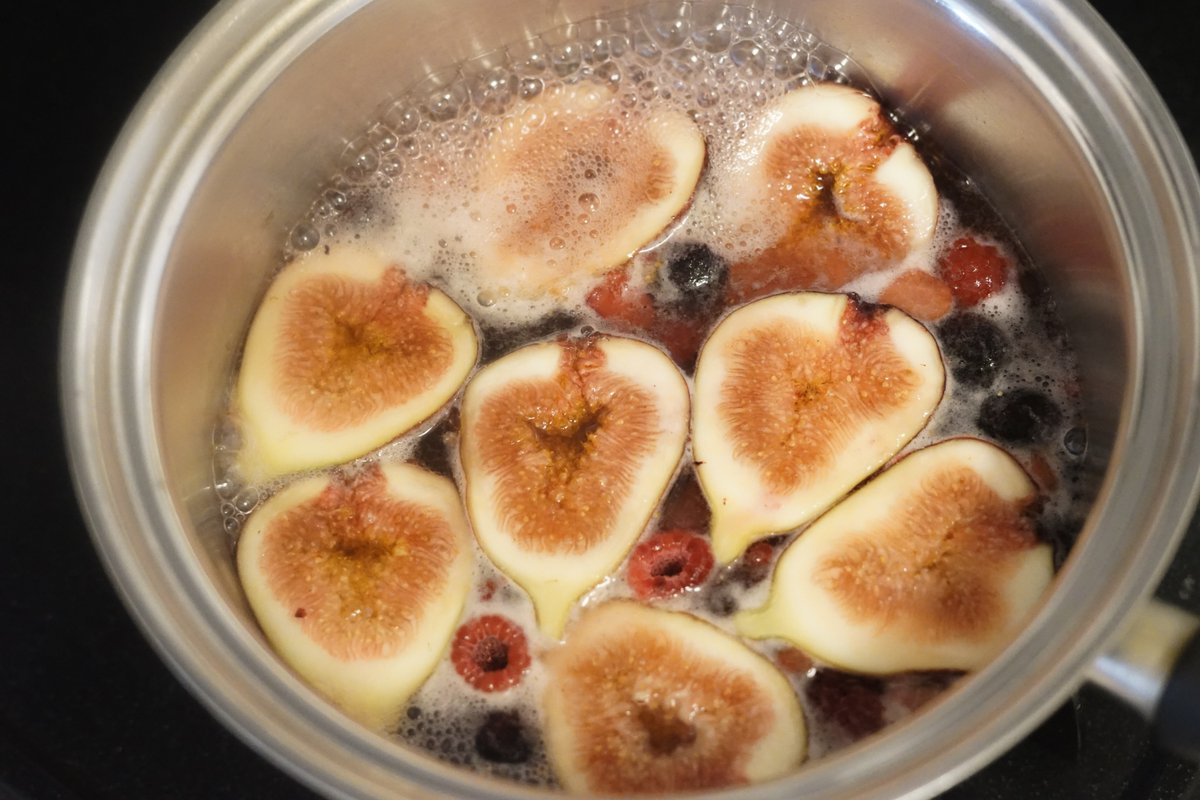 いちじくとベリーのはちみつコンポート 南仏ニースの郷土料理星野奈々子 料理家