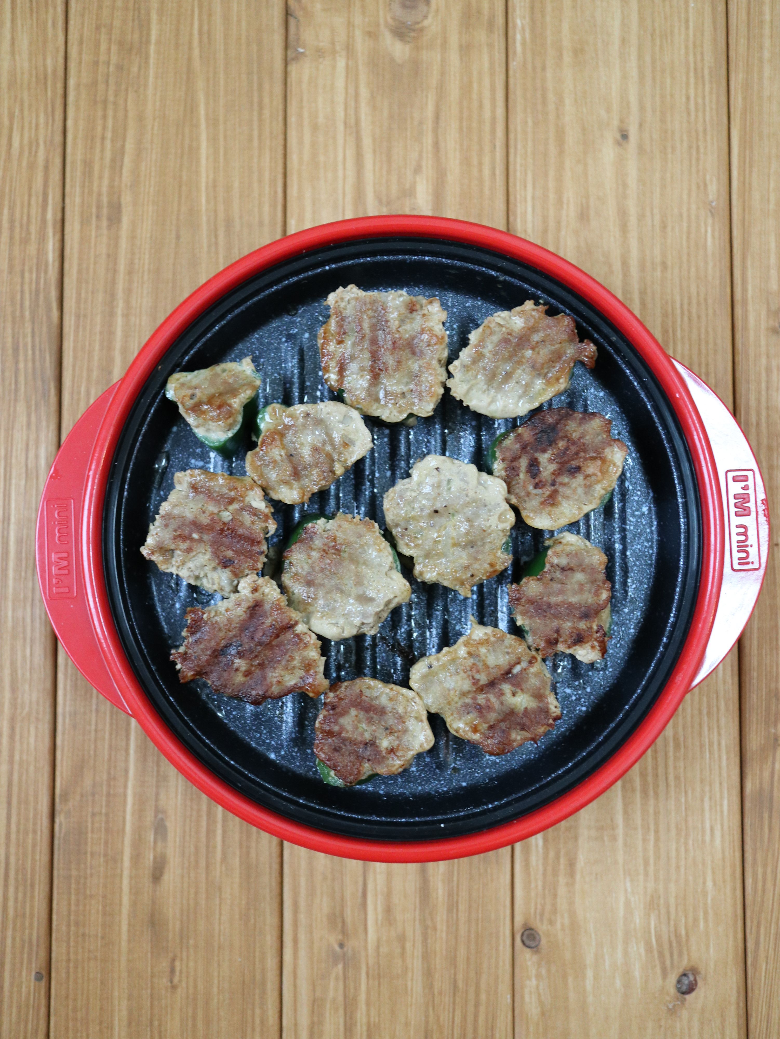 レンジでお手軽♪ ピーマンの肉詰め照りマヨソース