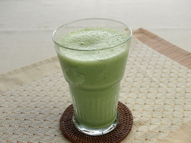 小松菜とりんごのみそマヨサラダ