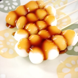 きれいなソンピョン作り！ 爪楊枝一本で花松餅作り