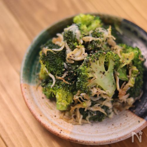 ブロッコリーのフライパン焼き