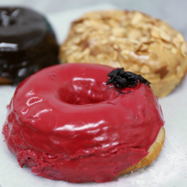 個性たっぷり。ブルックリンで訪れたい絶品ドーナツマップ〜ニューヨーク、ヴィヴィッドに街を彩る最旬ドーナツ-3翼の王国 - ANAの機内誌、最新号や バックナンバーをWebで読める