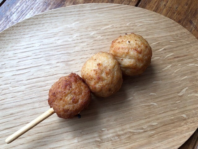 大好評“当りくじ付き棒”のホットスナックのラインナップを拡大！「鶏つくね串タレ 軟骨入り 」をさらにおいしく！ニュースリリースファミリーマート