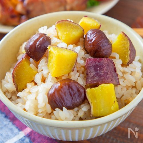 子供たちにも大人気の炊き込みご飯。 我が家のさつまいもご飯には舞茸とベーコンが欠かせない。 ホント美味しいので一度騙されてみてください☺️ ーーー土鍋のさつまいもご飯・白米 2カップ ・水 2カップ ・酒 大1 ・白だし 小1 ・塩 小1弱 ・さつまいも 1 2本