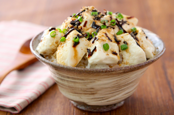 朝ごはんに混ぜて！！絹ごし豆腐De納豆かけご飯♬