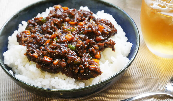 じっくり炒めた玉ねぎとひき肉のキーマカレ