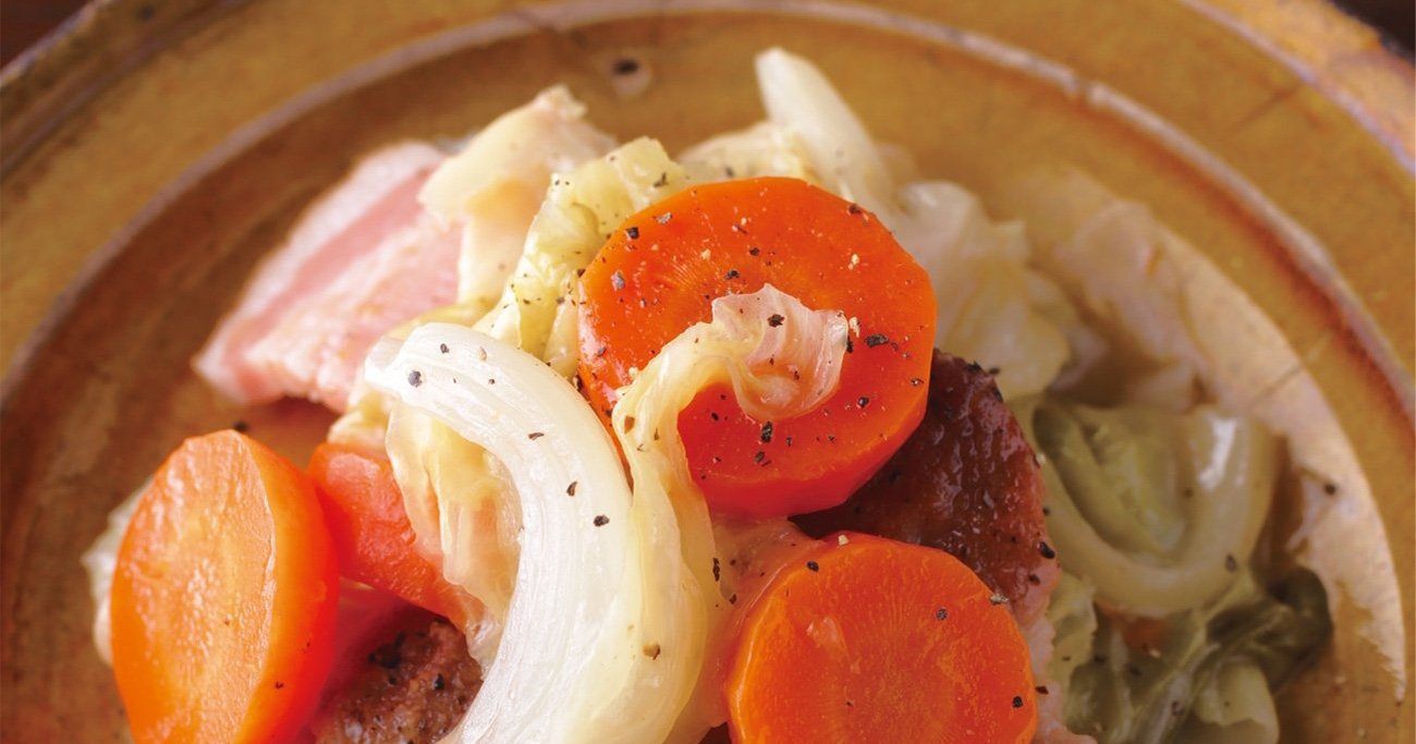 沸騰ワード10いつもご視聴ありがとうございます😊 今日は、🍳キャベツと鶏肉のブレゼ🍳のレシピを公開‼️ キャベツがメイン‼️まだまだ冷えるこの時期に身体が温まります☺️ 今が旬の春キャベツを使ってぜひ作ってみてください✨ 作ってみたら志麻さんの沸騰ごはん