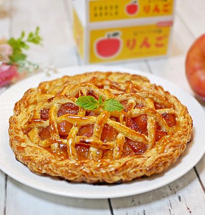 パブロスムージー「飲むアップルパイ」シナモン香るりんごスムージーにキャラメルソース＆チーズホイップ - ファッションプレス