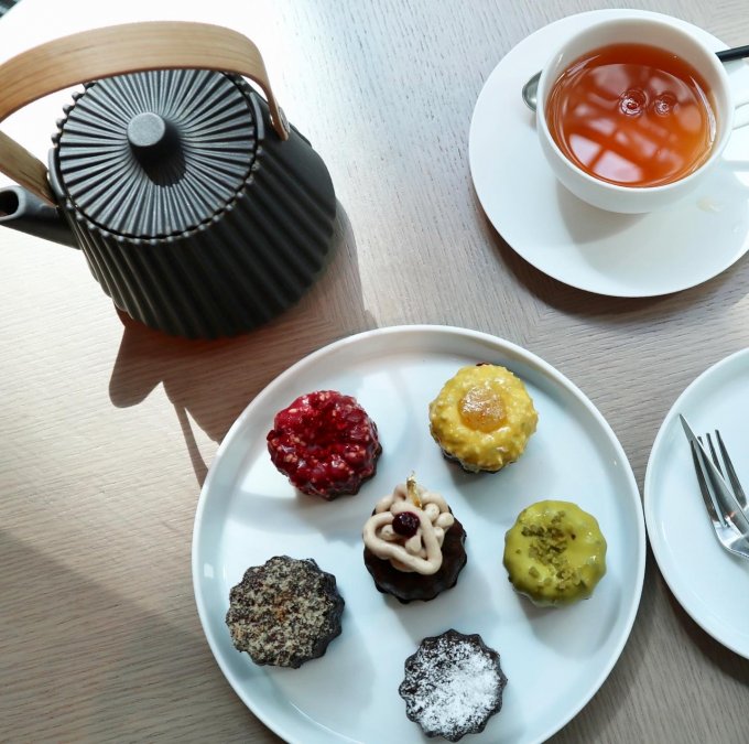 ザ・リッツ・カールトン東京の24年クリスマスケーキ！“お菓子の家”のチョコケーキも