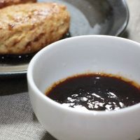 絶品！ハンバーグソースの作り方✨@luv_cook.chocobaby さんの投稿をお借りしました❣️ ミート矢澤さんって知ってますか？五反田の超有名店なのですが、 そこの料理長の考案した 家にあるものだけで作れる ハンバーグソースのレシピの紹介です！ 赤ワイン 50cc