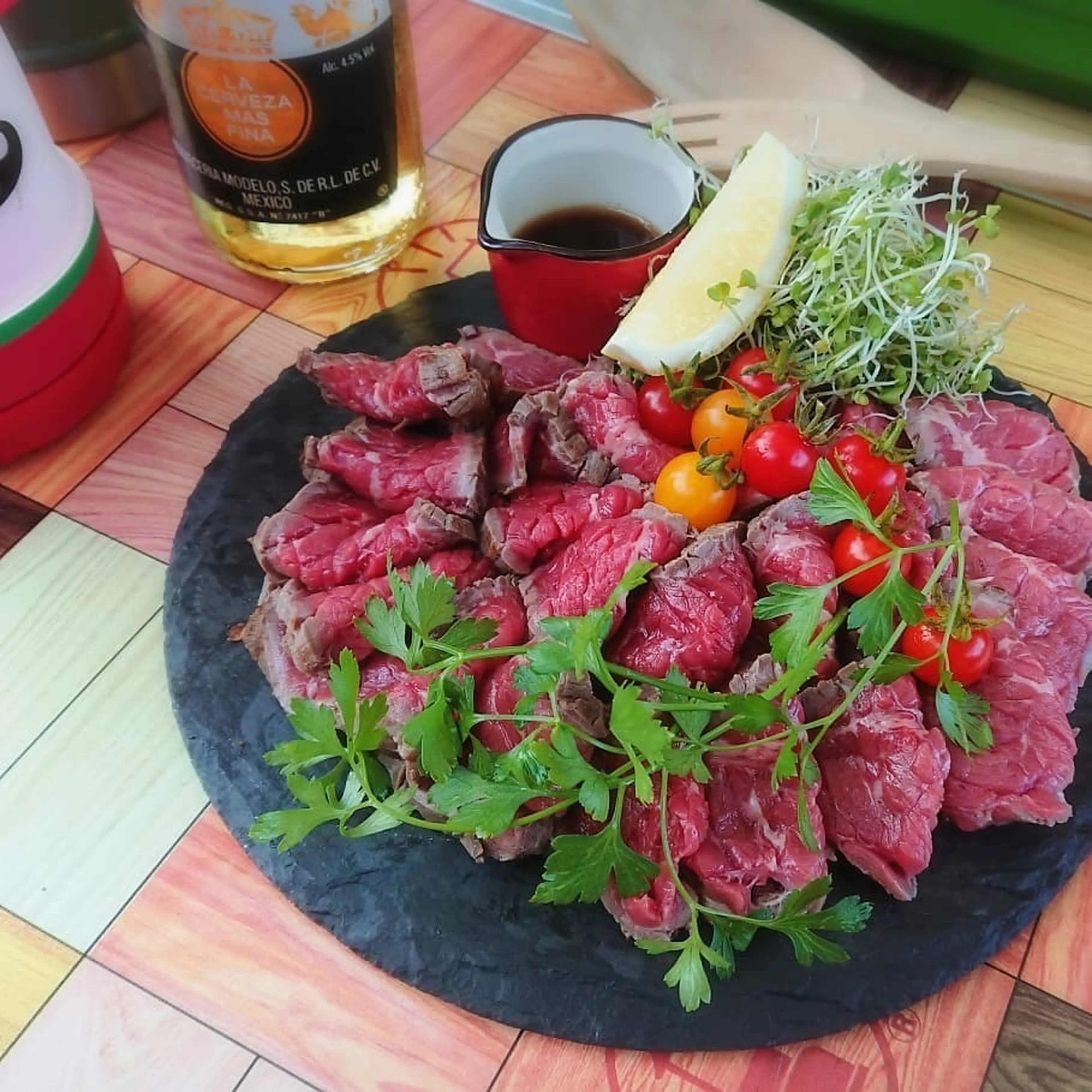 スレートボードを使っていろいろ盛りつけてみた！内田吉則 食×ITの複合作家