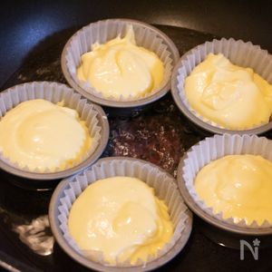 簡単！！おやつ フライパンで＊焼くまで５分！カラメル卵ケーキ