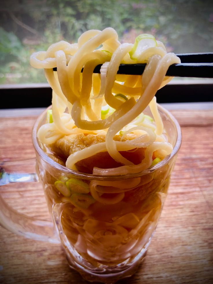 ジョッキやピッチャーで麺を提供 鹿児島と名古屋にオモウマいうどん屋マイナビニュース