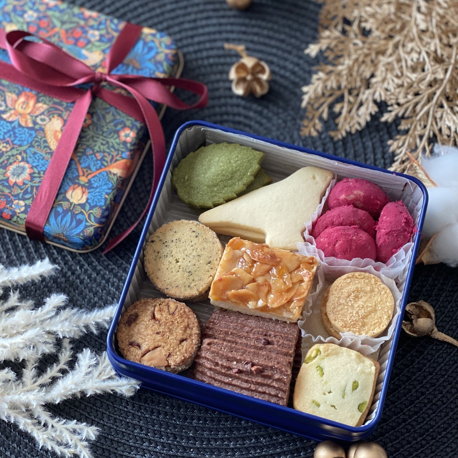 ティファニー風のアイシングクッキーを作りました💎☺️ティファニー アイシングクッキー デコレーションケーキ お誕生日 お誕生日ケーキケーキお菓子 お菓子作り スイーツ Tiffany sweets bearスーツケース クマ icingcookiedessertdecorationbirthday