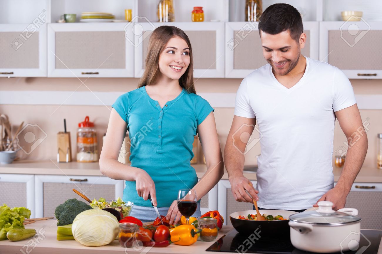 216,948 カップル 料理 Stock Photos, High-Res Pictures, and Images - Getty Images