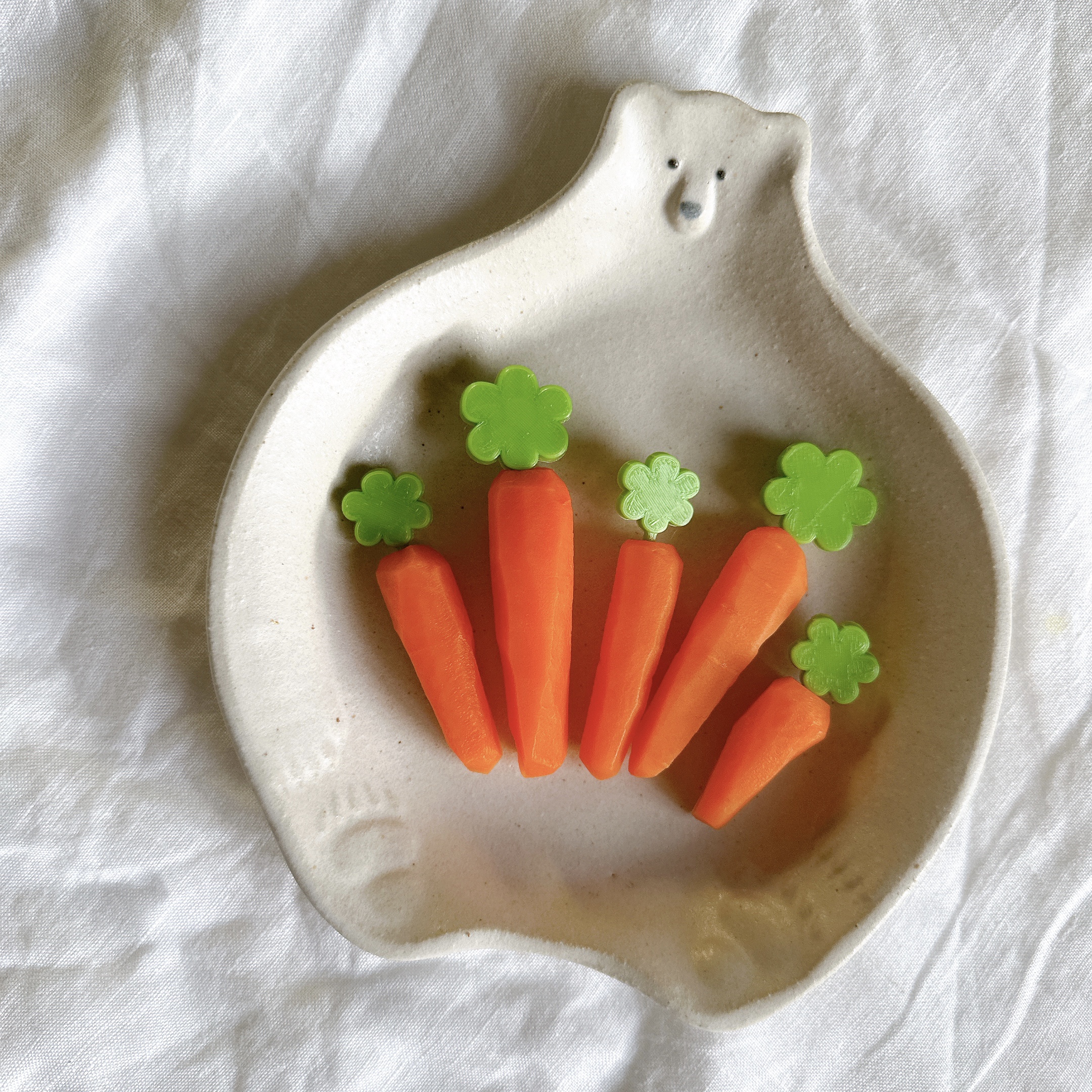 葉付き人参 写真素材1147311- フォトライブラリ