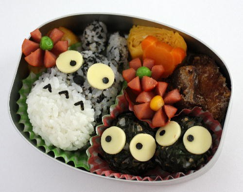 まっくろくろすけ弁当で幸せな昼時間♥️