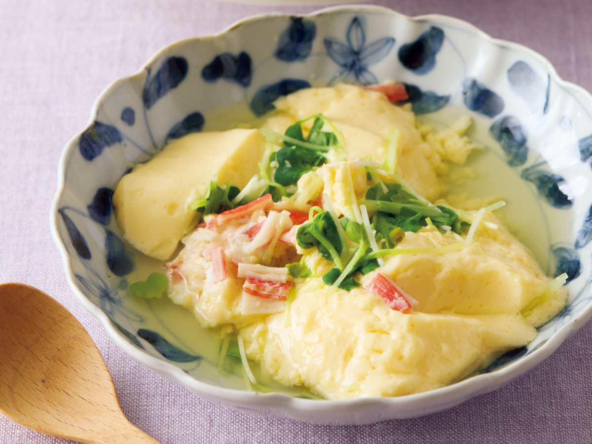 フライパンで簡単 子どもと一緒に作れるすいとん入り茶碗蒸し - 昭和鶏卵