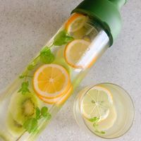 レモン水のダイエット効果とは。作り方と、食後血糖値を抑える飲み方健康 ×スポーツ『MELOS』