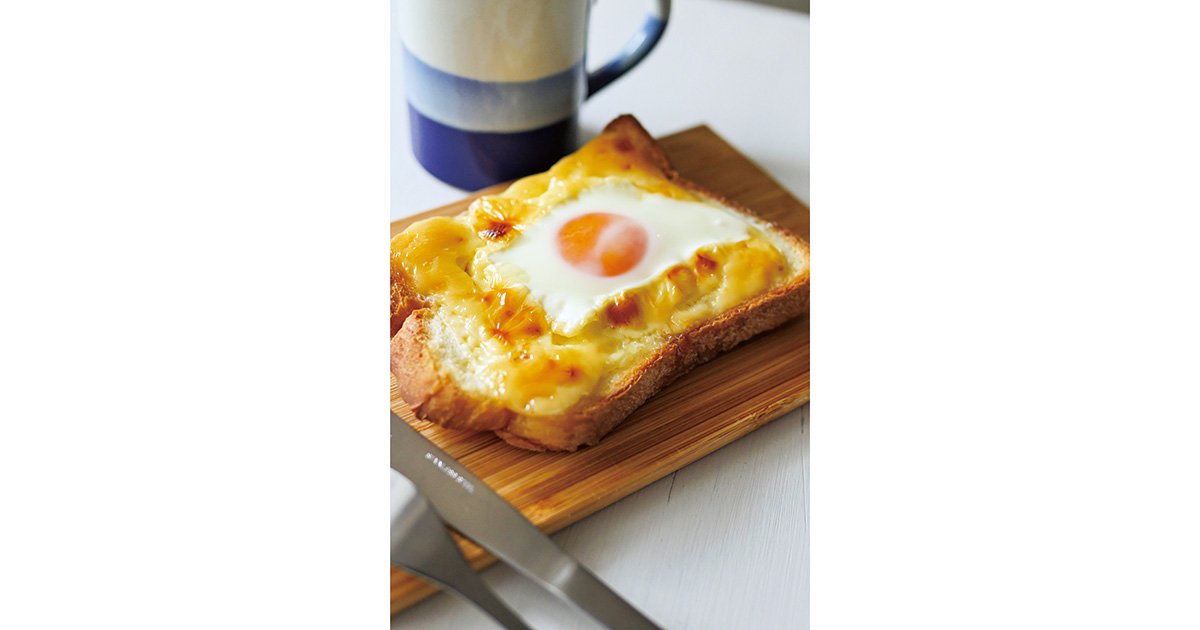 香ばしベーコンを合わせた目玉焼きトースト - Breadroom