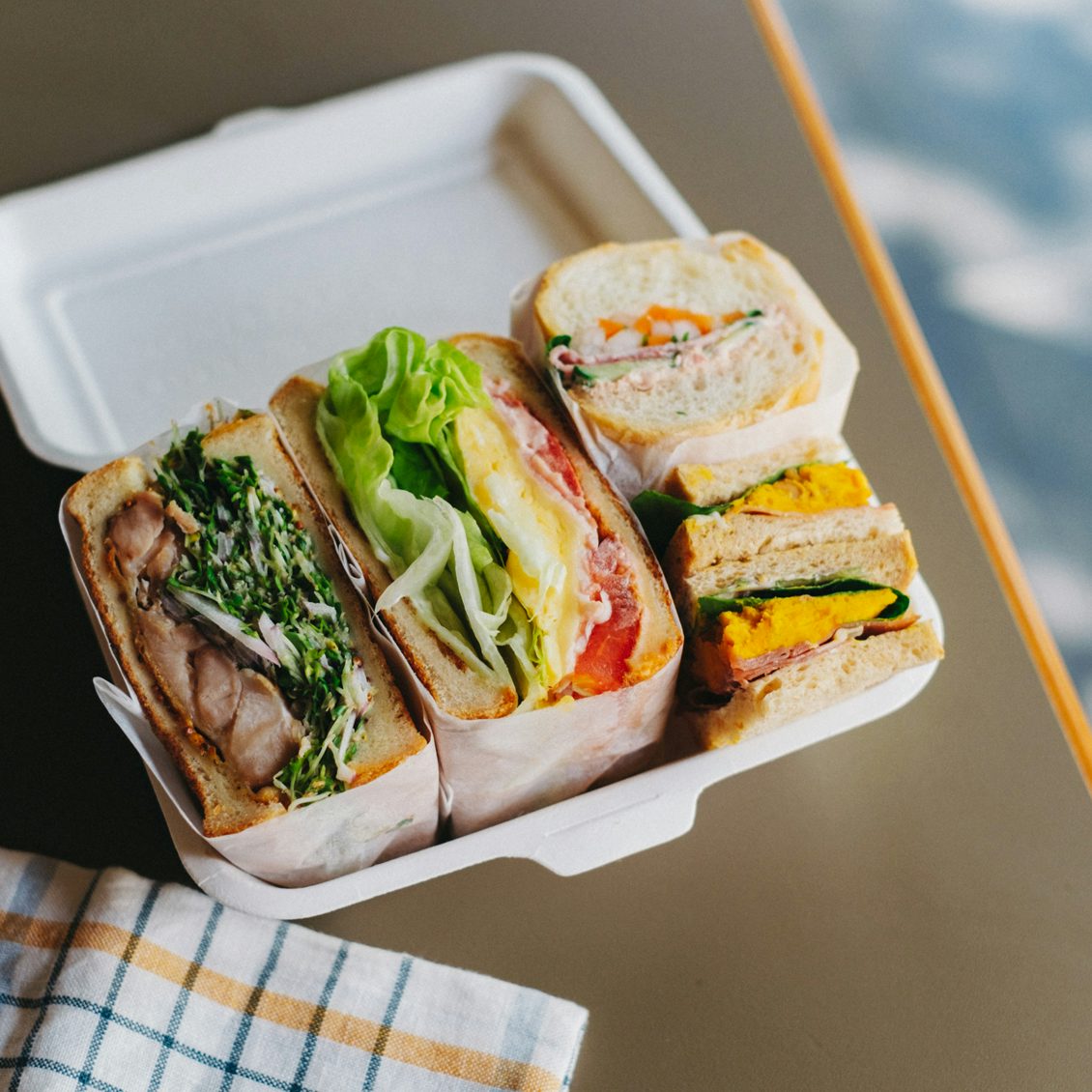 サンドイッチの包み方