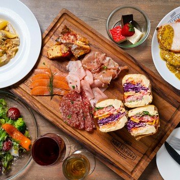 Harbor Bread Cafe 神戸umie店」外観 - 神戸経済新聞