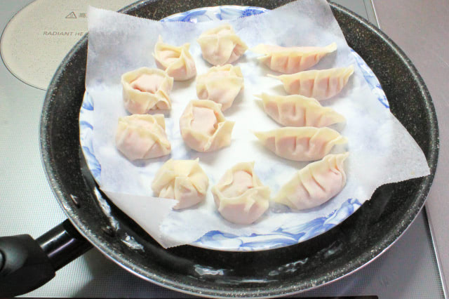 横浜中華街「王府井」の焼き小籠包～正宗生煎包 マサムネサンチェンパオ