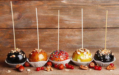 普通のりんごと砂糖だけ！お家で超簡単に作れる『りんご飴』の作り方 - てぬキッチン