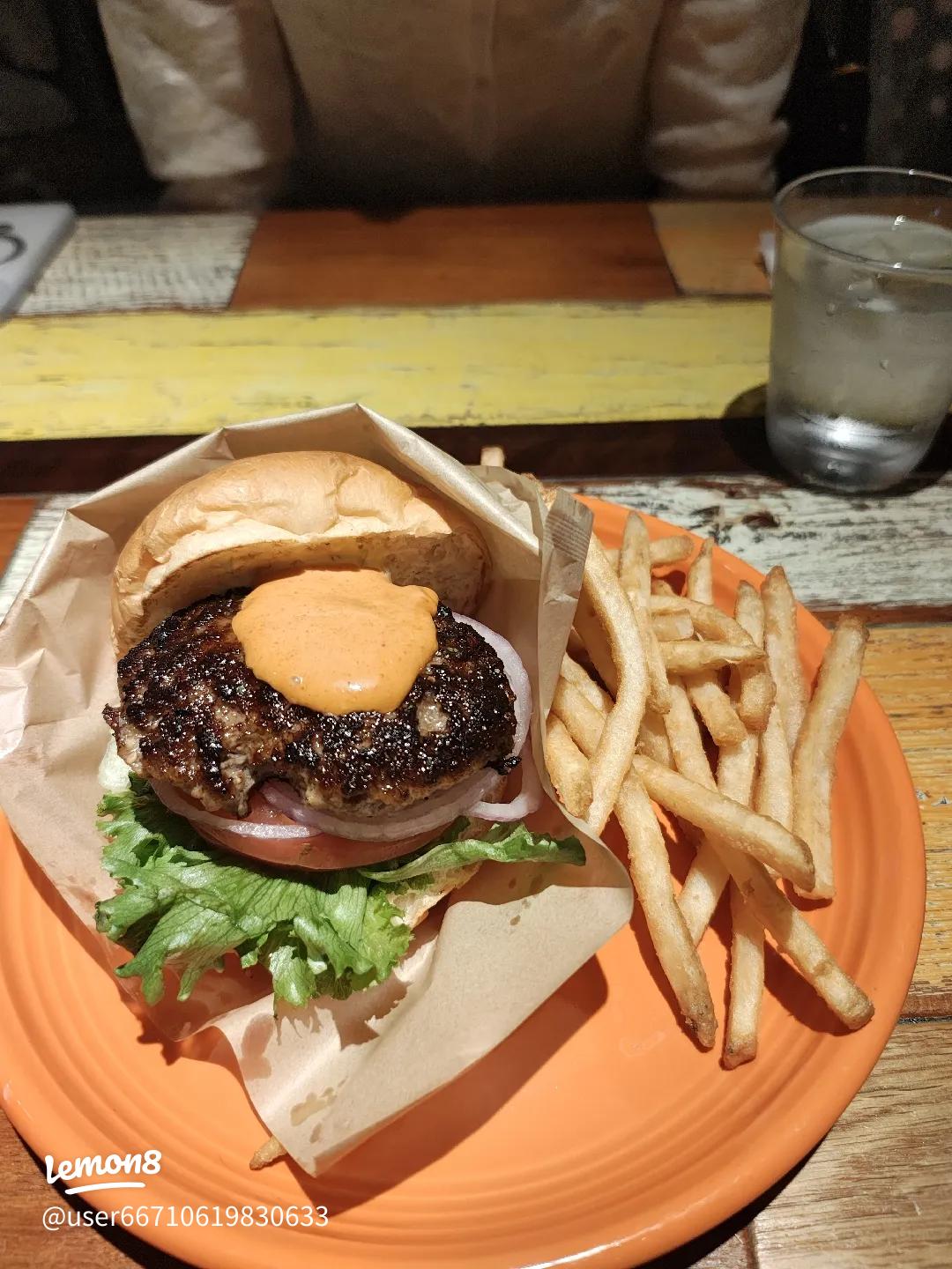 映画観る前にスティッチ連れてコナズ珈琲🍔🌺