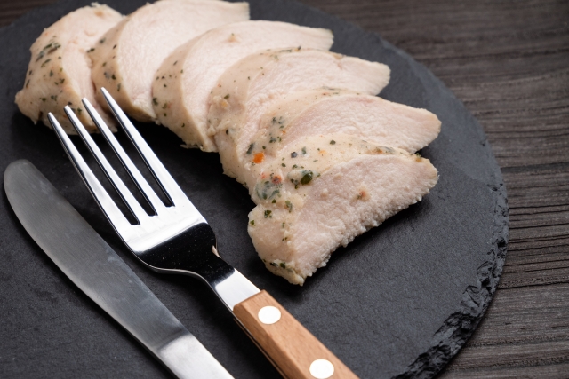 バラエティ豊富。, 17種類から選べる, アマタケサラダチキン🐓, アマタケサラダチキン, 朝ごはんラボ., 各販売サイトでも販売中です☺︎,@asagohan_labo , ・, 作ってみたい！など気軽にコメント待ってます！！, .,サラダチキン,アマタケサラダチキン,アマタケ,朝ごはんラボ,ダイエット,ダイエットレシピ,サラダチキンレシピ ,