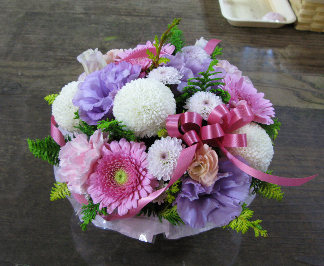 花束『おまかせバラとダリアの花束 ピンクＭＩＸ』 - ル・花フェ日テレプラザ店 港区のお花屋