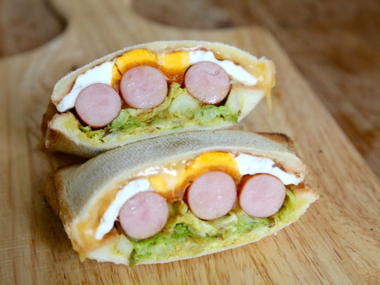 今日のお弁当🍱 ⚫︎クロワッサンサンドウインナー、ゆで卵、レタス、紫キャベツラペベーコン、きゅうり、レタス、チーズ、トマト、紫キャベツラペかぼちゃサラダ、レタス、トマト、きゅうり、チーズ⚫︎コンソメ味のフライドポテト ⚫︎カラフルミニトマトお