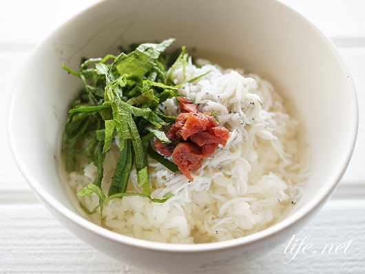 夏バテ解消！冷製梅しそ鶏がら茶漬けレシピ