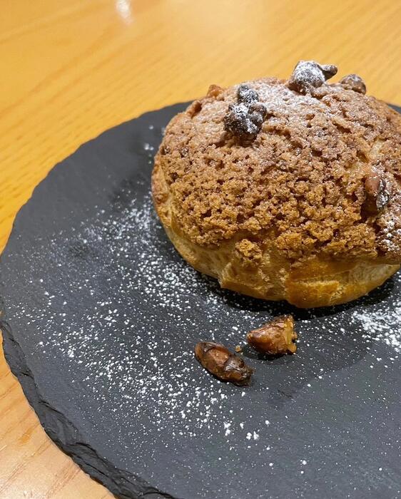 実食レビュー セブン:たっぷりホイップのダブルシュー カロリー・消費期限などもご紹介！甘党犬のお菓子小屋