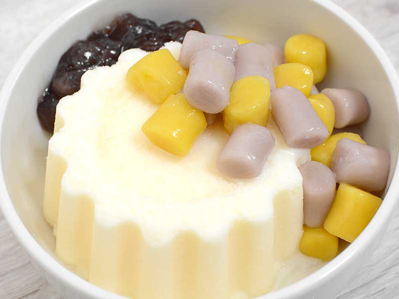 おうちで台湾旅行気分🛩ココナッツミルク芋圓前回に引き続き、台湾スイーツ「芋圓 ユーユェン 」です！レシピはココナッツミルクですが、ミルクティーにするのもおすすめです😘 アマゾンにて販売中「みんなのやさい 里芋」で検索！ レシピはスワイプしてみて