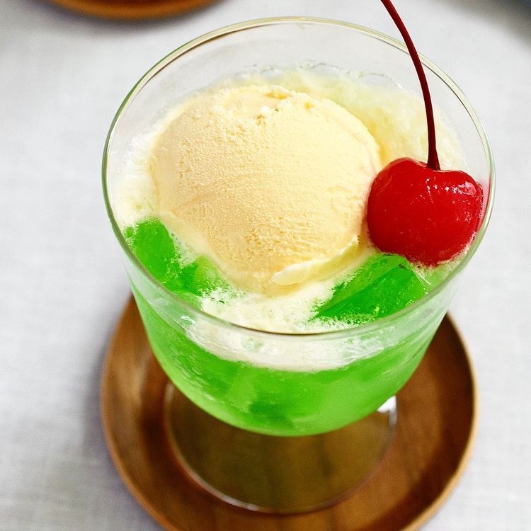 かき氷シロップ ジュースがおすすめ☆余ったシロップの活用にもなるよ！ - 選びながら生きていく☆