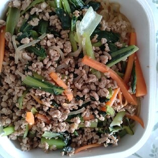 小松菜と豚ひき肉のチャプチェ風 - 香川県卸売青果ネットワーク