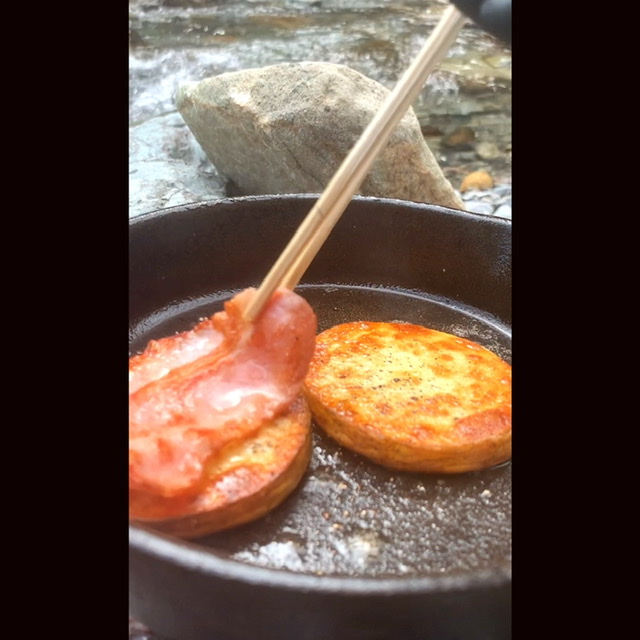 みんな大好き！チーズを使ったキャンプ飯レシピ14選料理・レシピBE-PAL キャンプ、アウトドア、自然派生活の情報源ビーパル